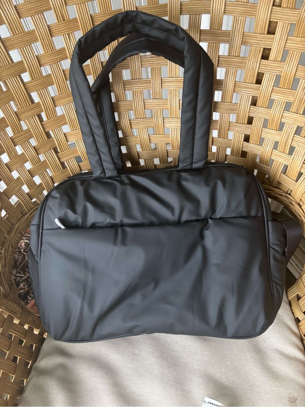Black Quince Carry-on Duffle Tote Bag - Modern Everyday Travel Bag - Picture 4 of 8